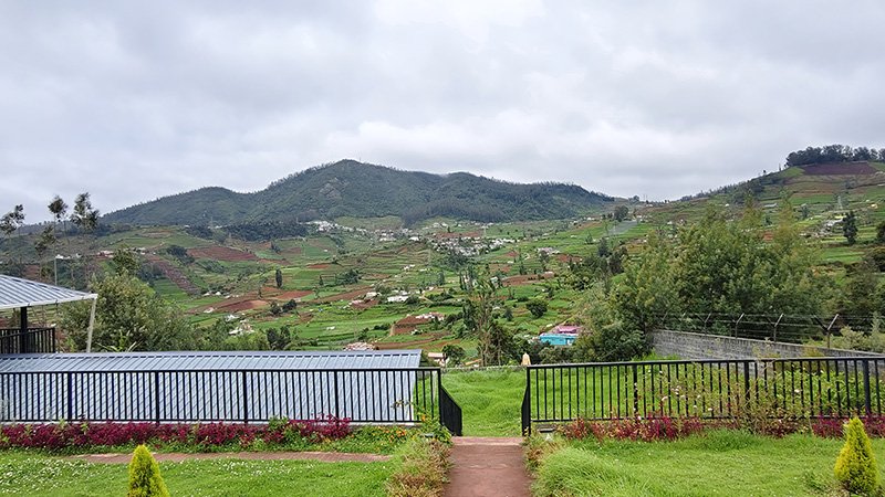 Aakran Cottage garden path facing the mountains