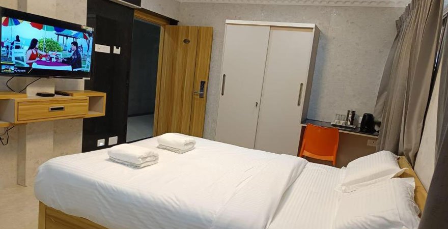 arasan-residency-bedroom-1