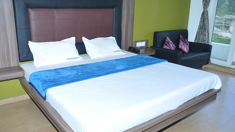 King bedroom with sofa