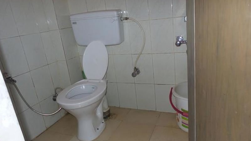 Clean western bathroom