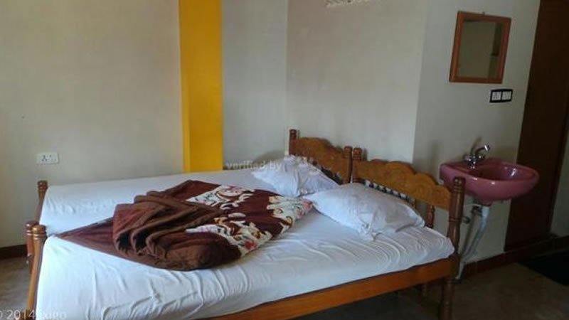 Spacious double bedroom