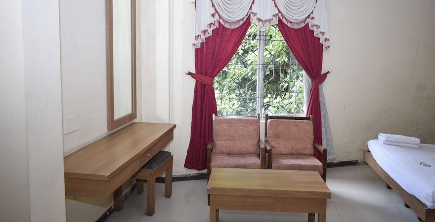 hotel-preethi-palace-bathroom-4