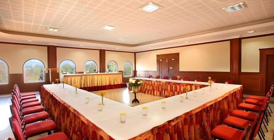 lake-view-hotel-hall-3