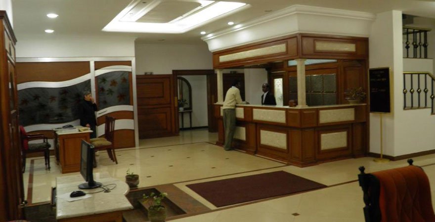 lake-view-hotel-hall