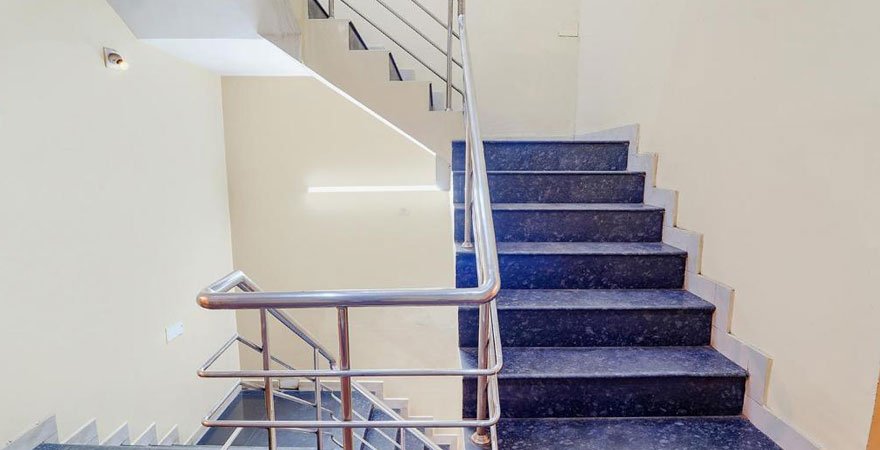 orchid-inn-staircase