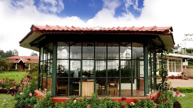 Glass house dining pavilion