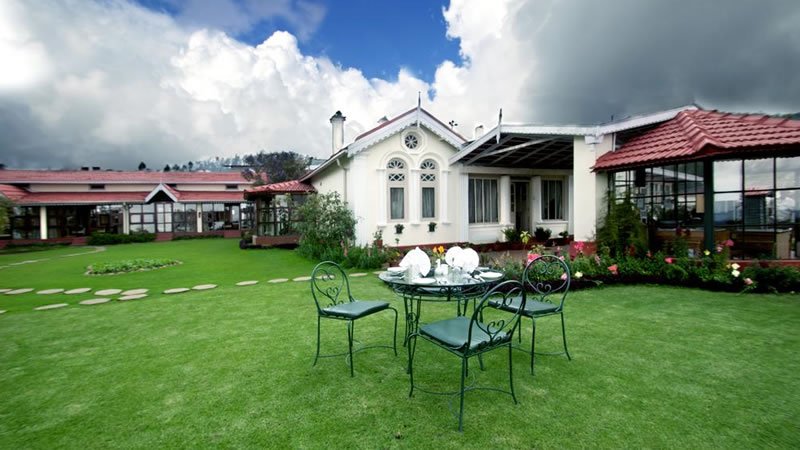 Heritage villa with garden lawn